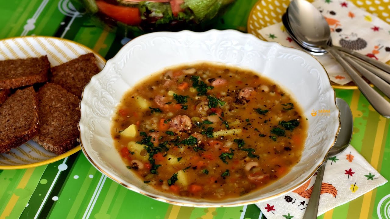 Mješavina mahunarki i ječma varivo s dimljenim kobasicama