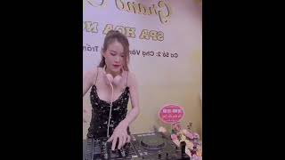 DJ Trang Anh-DJ khai trương spa Hoa Nguyen