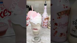 The CCP Skyy John strawberry cupcake milkshake #cocktail #icecream #strawberry #chocolate