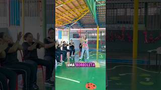 Uma Borboleta- Com A Profª Sara E As Professoras.