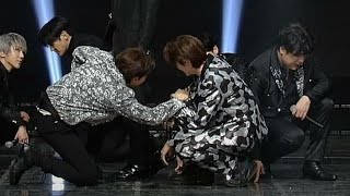 Ahhhh Kyuhyun accidentally stepped on Eunhyuk's foot that’s why there is ENDING GIGGLING FAIRIES