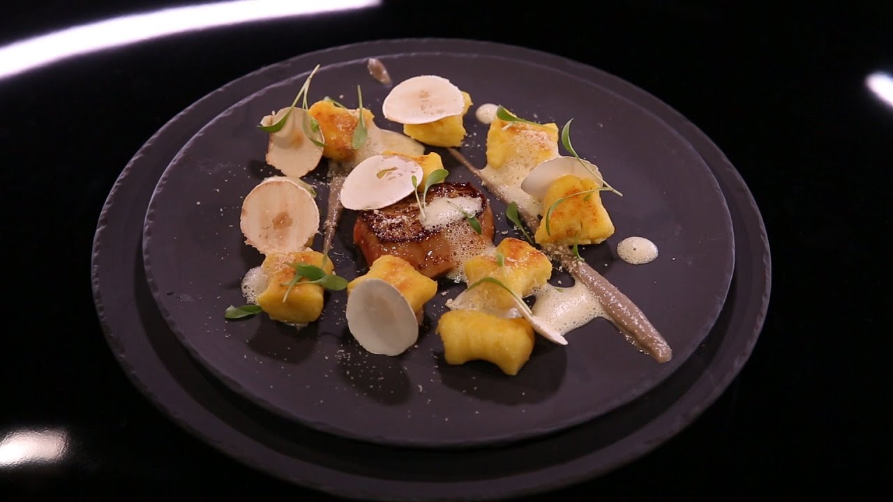 Gnocchi de pommes de terre, purée de champignons et escalope de foie gras par Denny Imbroisi (