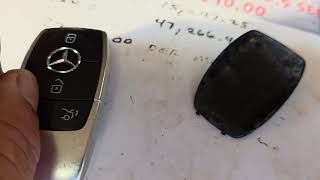 2018 MERCEDES E300. CHANGE REMOTE CONTROL BATTERY