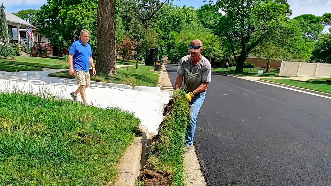Homeowner Didn’t Recognize His House After This OVERGROWN Lawn Makeover