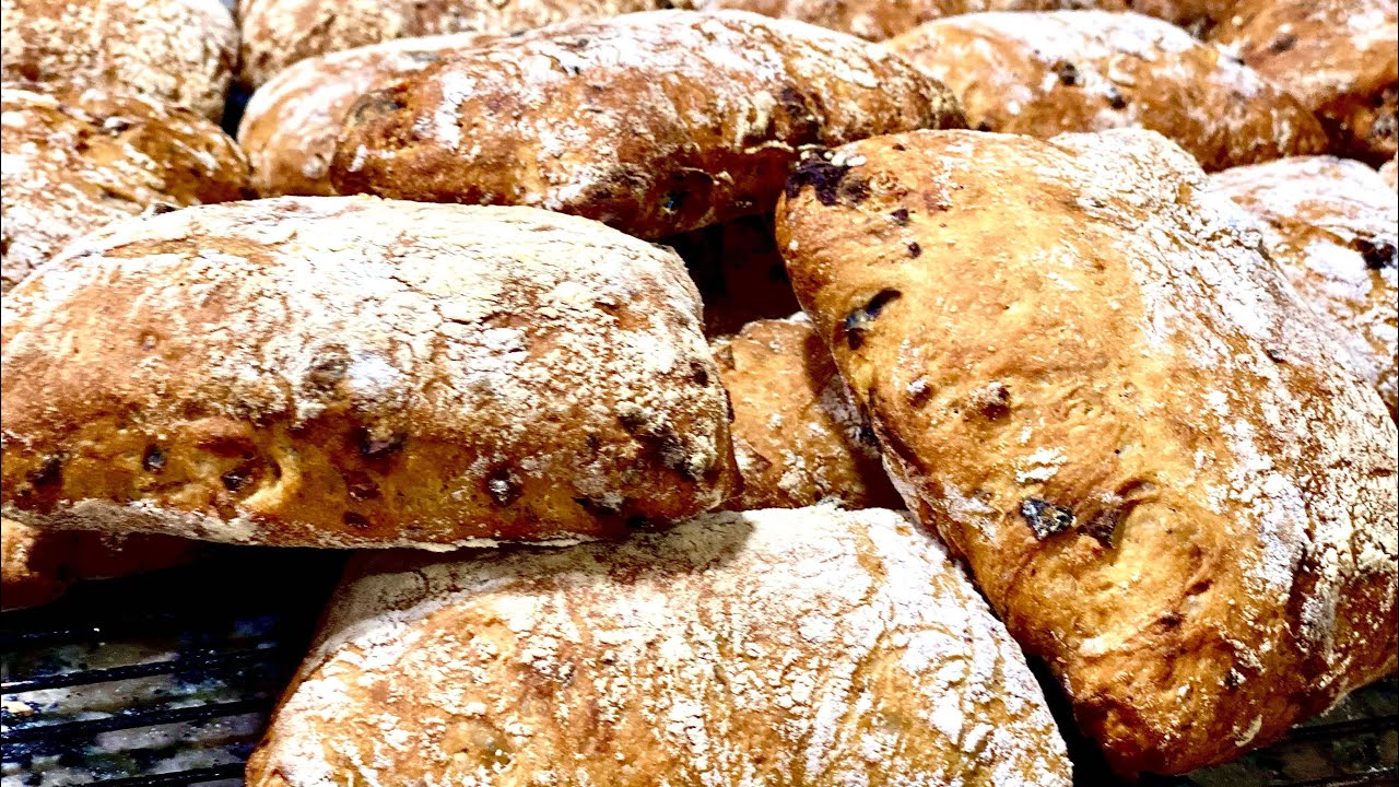 Pain au olives بدون دلك و بدون محسن حضري خبز الزيتون منسم و مقرمش وبنين