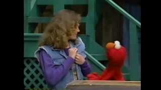 Sesame Street - Elmo Wants To Marry Gina