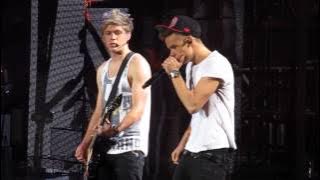 Teenage Dirtbag - One Direction LA 8/10/13