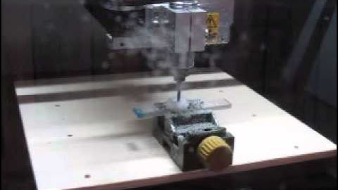 Roland MDX 40A CNC milling Acrilyc 2