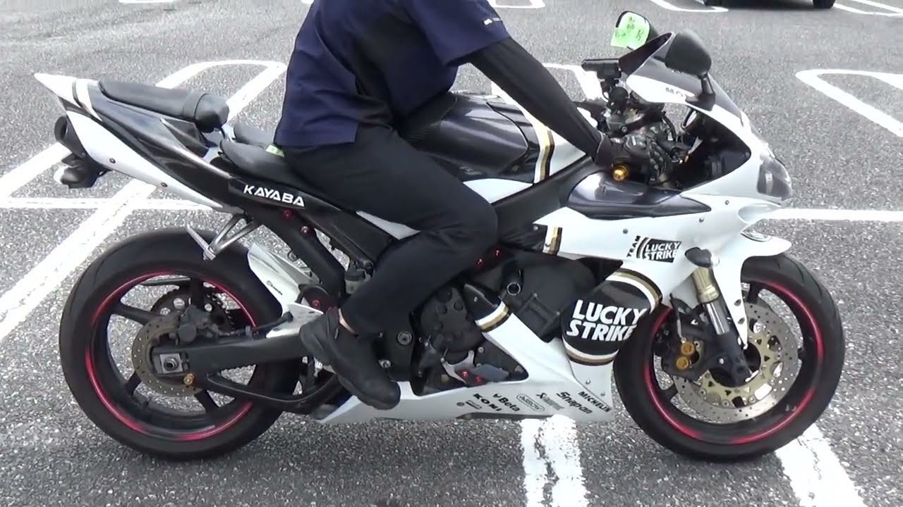 2100011201743 YZF R1 - YouTube