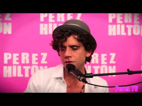 Mika - "Popular" (Acoustic Perez Hilton Performance)