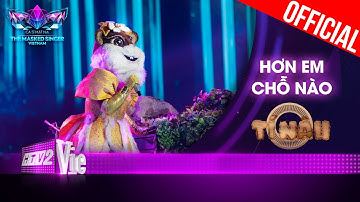 Tí Nâu cực nữ tính vừa hát vừa đàn Hơn Em Chỗ Nào | The Masked Singer Vietnam [Livestage]