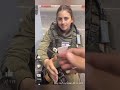 شاهد رد فعل مجنده اسرائيليه لعدم مصافحه شاب فلسطيني لها 