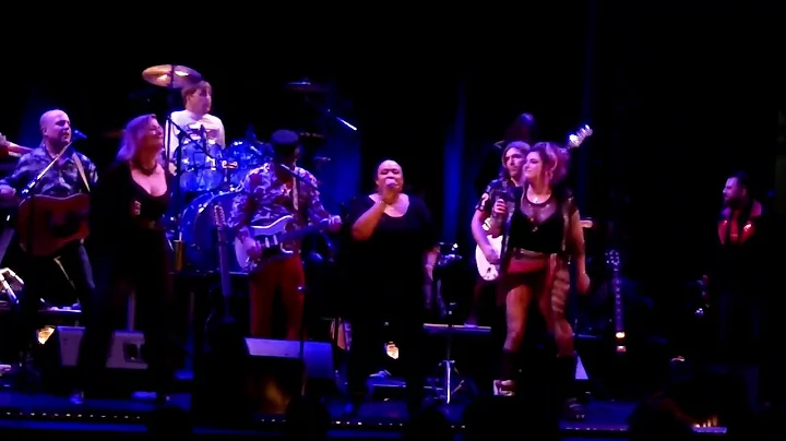 The Ultrasonic Rock Orchestra ft Fatima Elmi perfo...
