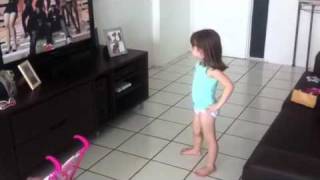 Isa dancando Kuduro