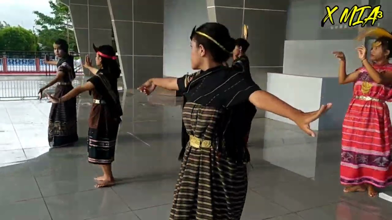 Kelas X MIA3 Tarian Tanimbar 