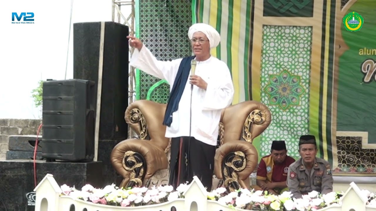 Syi'ir Madura menyentuh hati | KH. Muslim Ikrom (Krengi - Pasuruan) di acara Maulid & Haul Akbar