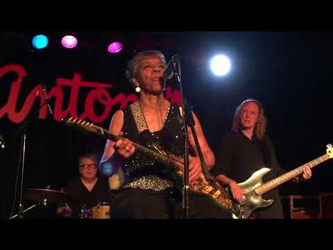 Barbara Lynn performing "You'll Lose a Good Thing" live on July 10, 2018
