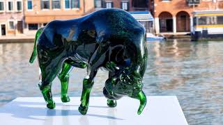 GREEN BULL SCULPTURE - WITH AVENTURINE - Original Murano Glass handmade in Venice Italy