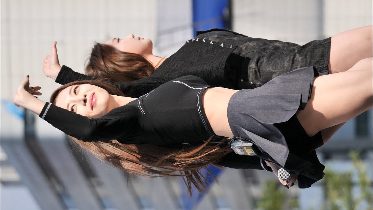 221023 브레이브걸스 Brave Girls 은지 - 툭하면 Easily (Feat.스컬) (CAST PARK 광화문광장) 직캠 fancam by zam