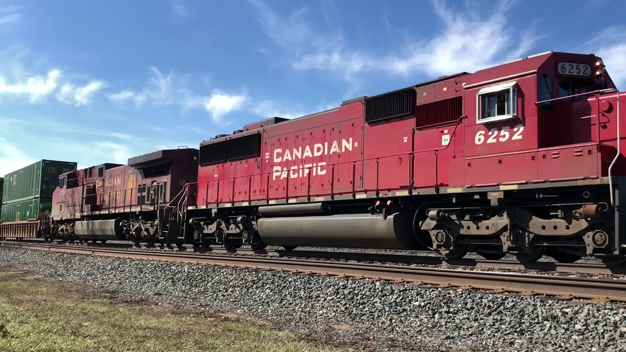 CP SD60 Intermodal