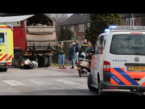 Aanrijding tussen scooter en vrachtwagen in Brielle
