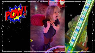 ⚡究極のアーケードゲーム!! アドリーとニコがファミリーナイトルーティンでライトニングボールドロップゲームをプレイ #shorts screenshot 3