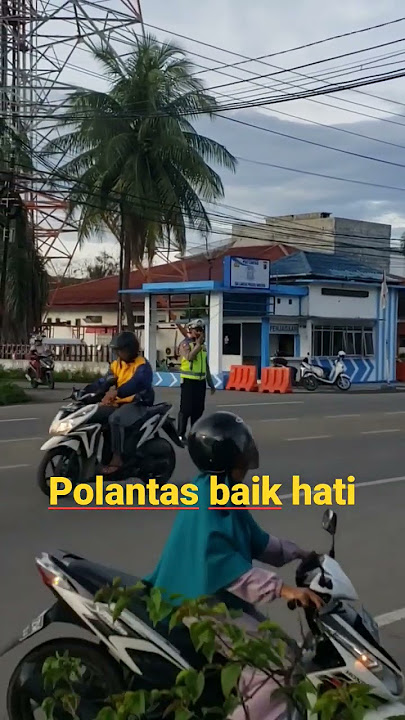 Polantas baik hati mengatur lalu lintas