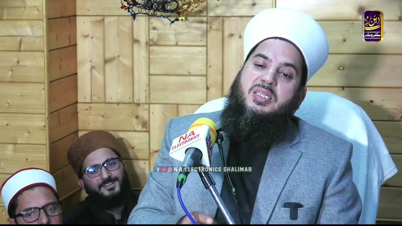 As shaykh Doctor Ghulam Rasool Hami Sahab at Dada ompora Chadoora