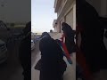 شاهد تلك المرأة الوحدوية السبتمبرية وهي تهاجم أعلام جنوبية انفصاليه بمدينة المكلا اكسبلور لايك 