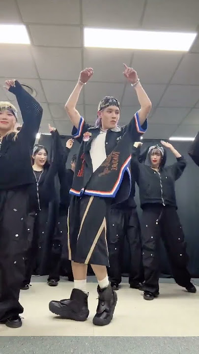 taeyong's tiktok update with his dance crew