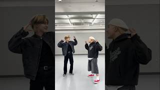 #EPEX #에이든 님과 예찬의 #카멜레온챌린지 @EPEXofficial #TRENDZ #트렌드지 #카멜레온 #Chameleon