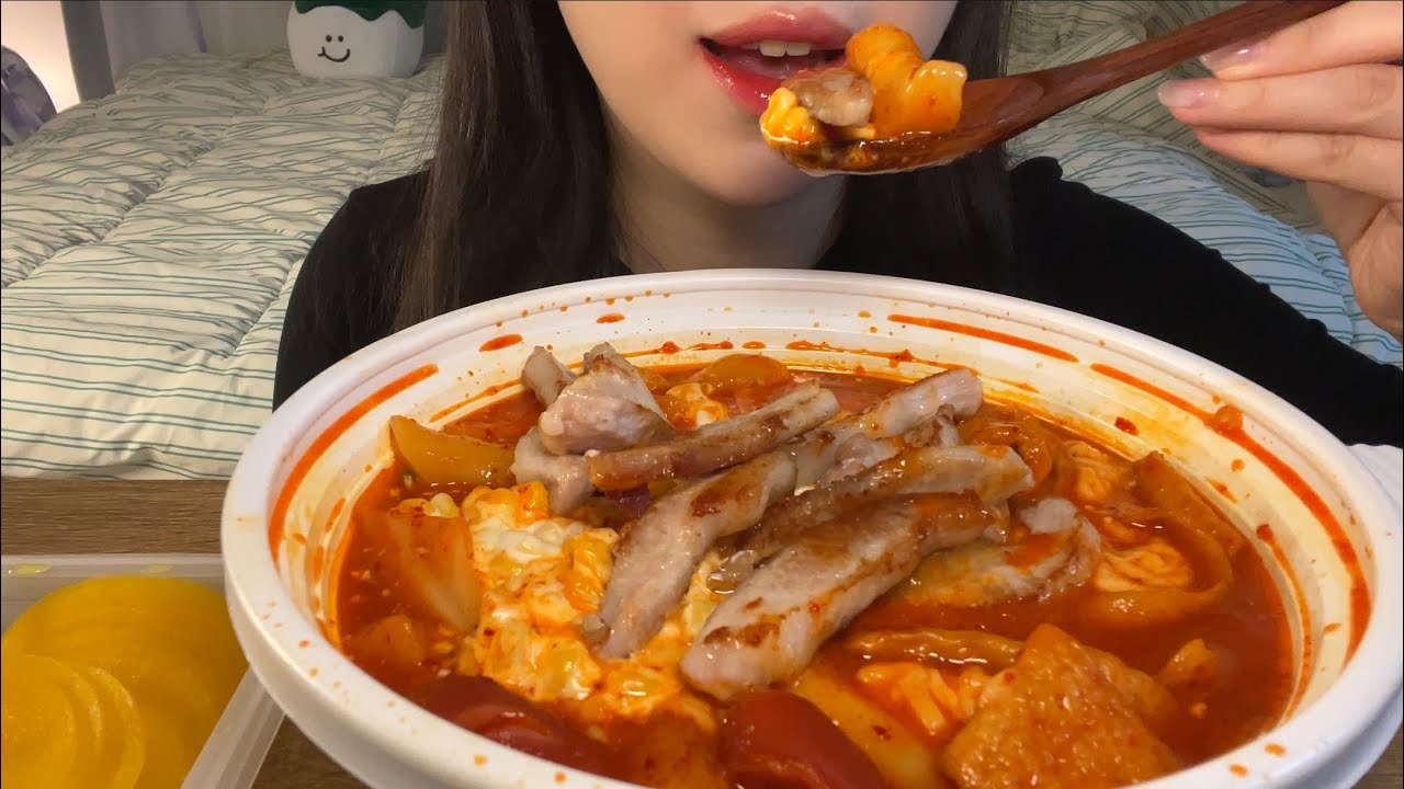 항정살 듬뿍 엽떡 먹방 ASMR 🐷숟가락으로 퍼먹기 spicy tteokbokki muckbang (자막 O)
