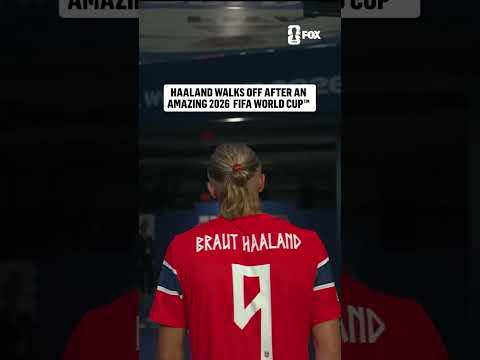 Erling Haaland walks into the tunnel after Norway's FIFA World Cup exit 🇳🇴