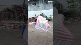 Kakak Main Terjun Payung