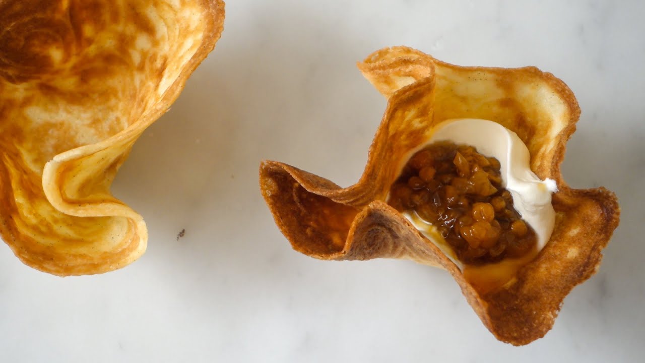 Hemgjorda rånskålar med hjortron och grädde