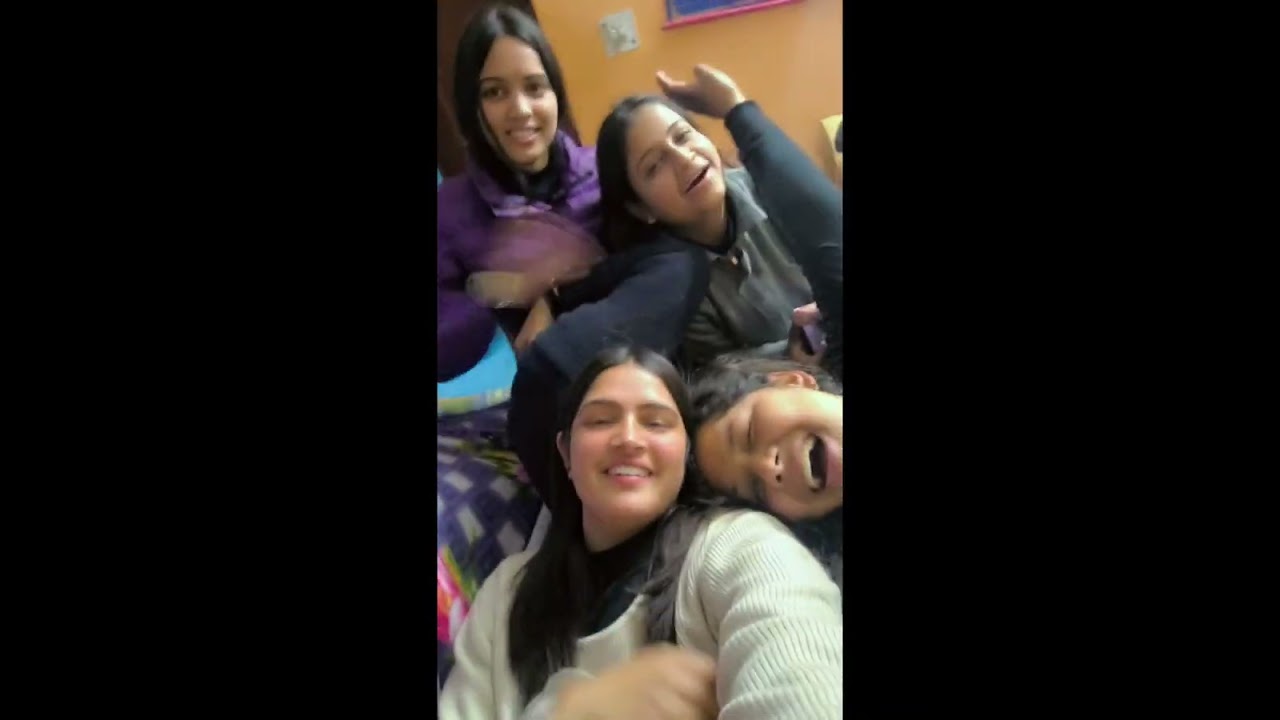 -One last together 🫂🧿🥹🥺 batch 21-26🧿🫂 #memorablemoments #lastmemories #classmates #youtubeviralvideo