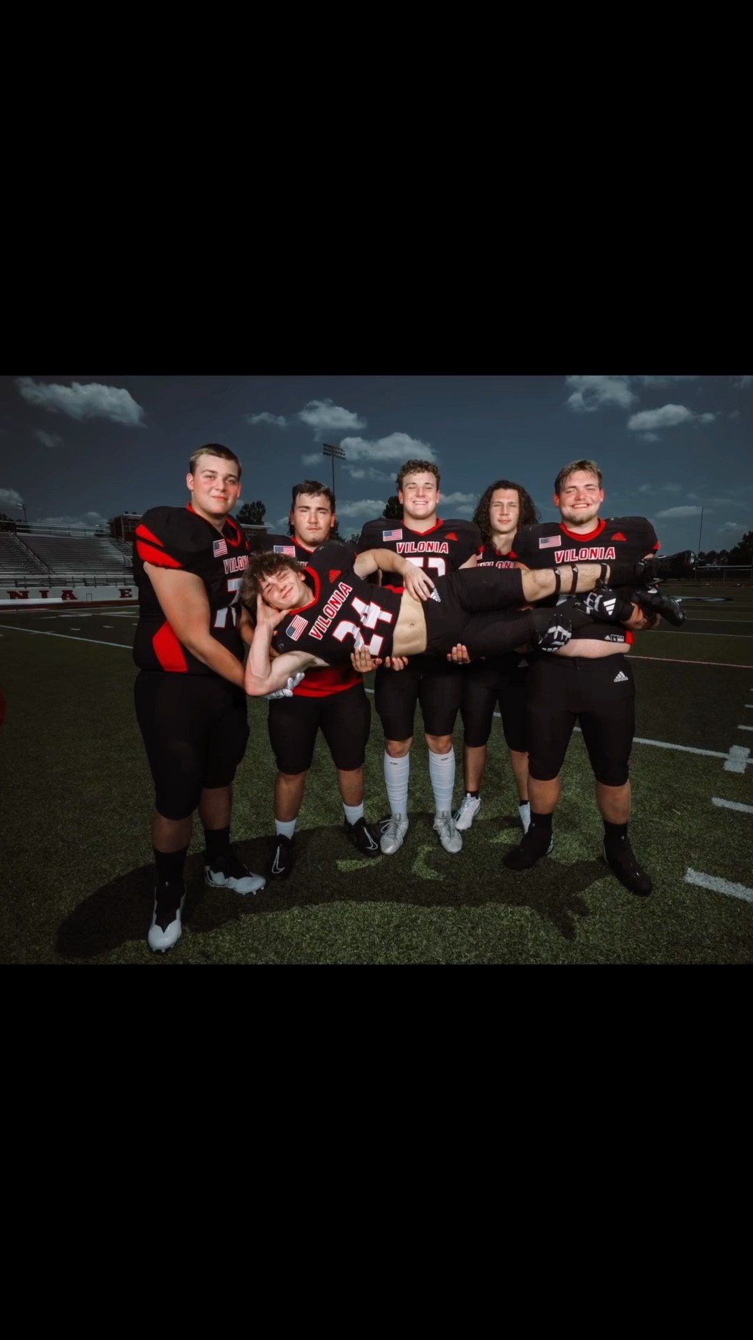 2024 Vilonia football poses and images! #sportsphotographer #football