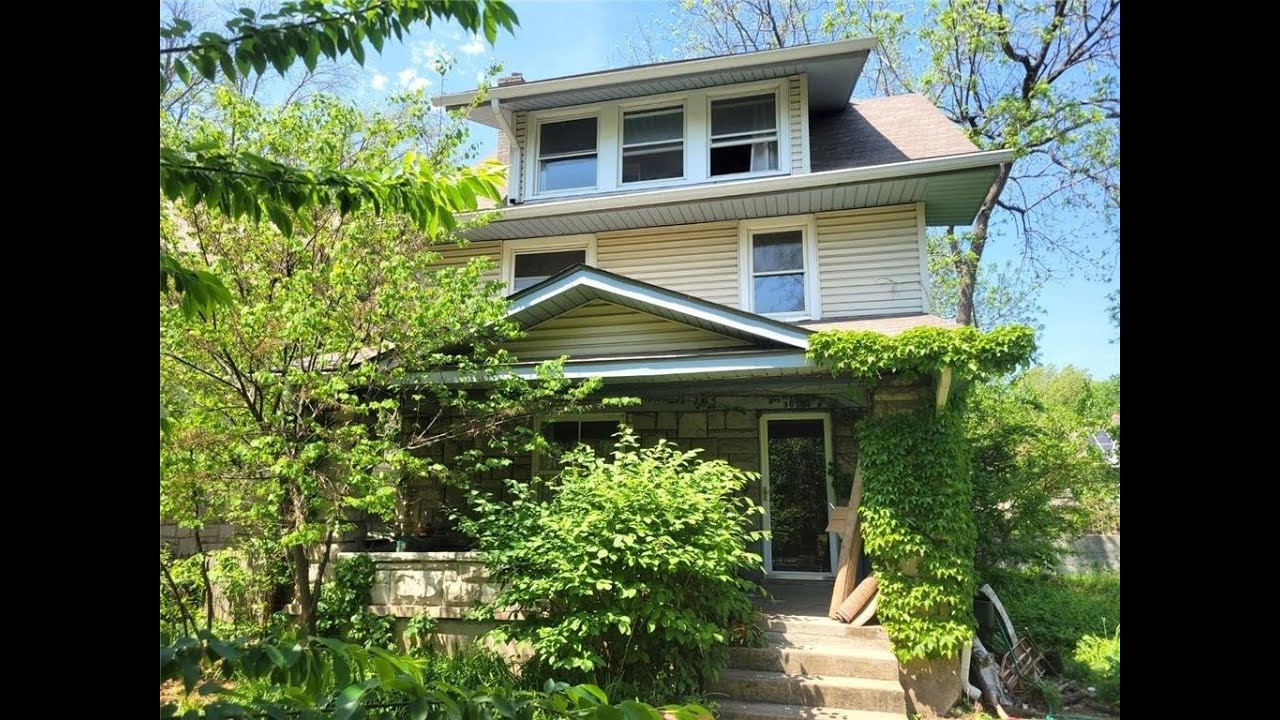 Circa 1910 KC Shirtwaist Home at 3010 Campbell St