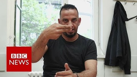 Deaf refugees in a foreign land - BBC News