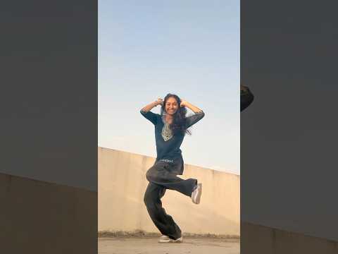 Othaiyadi Pethayila 🤍|Tanushreepawara|#shorts #dance
