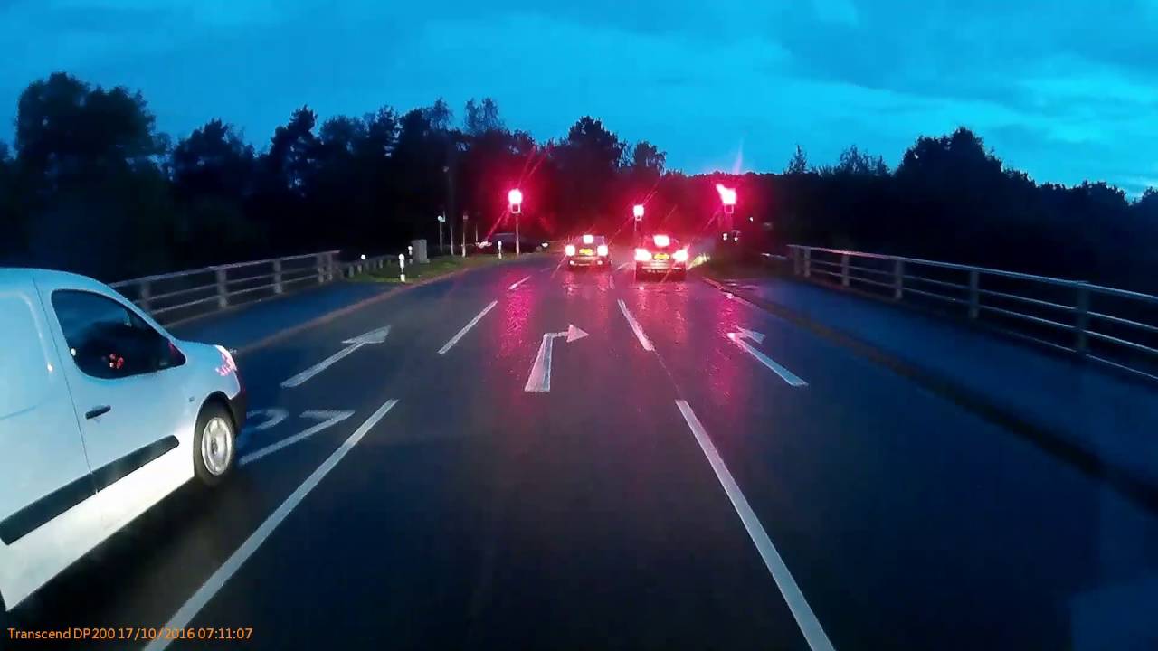 Accident / Car Crash Uk Dash Cam NV65WXJ - YouTube