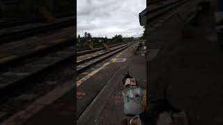 Kereta Api PENATARAN DI STASIUN WLINGI tujuan SURABAYA lewat Malang Kereta Api PENATARAN DI STASIUN WLINGI tujuan SURABAYA lewat Malang