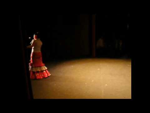 Tamara calle canta Viva el pasodoble-Rocio Jurado