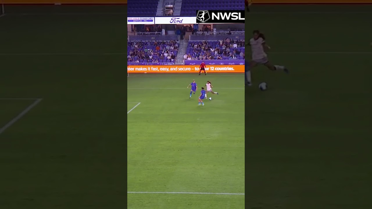 A one-woman counterattack 🔥 Sveindís Jónsdóttir ⚽️