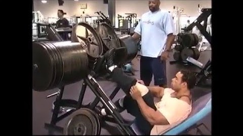 Kevin Levrone training legs and abs