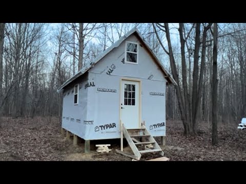 Off Grid Cabin Build - Part 4 - Starting the Roof - YouTube