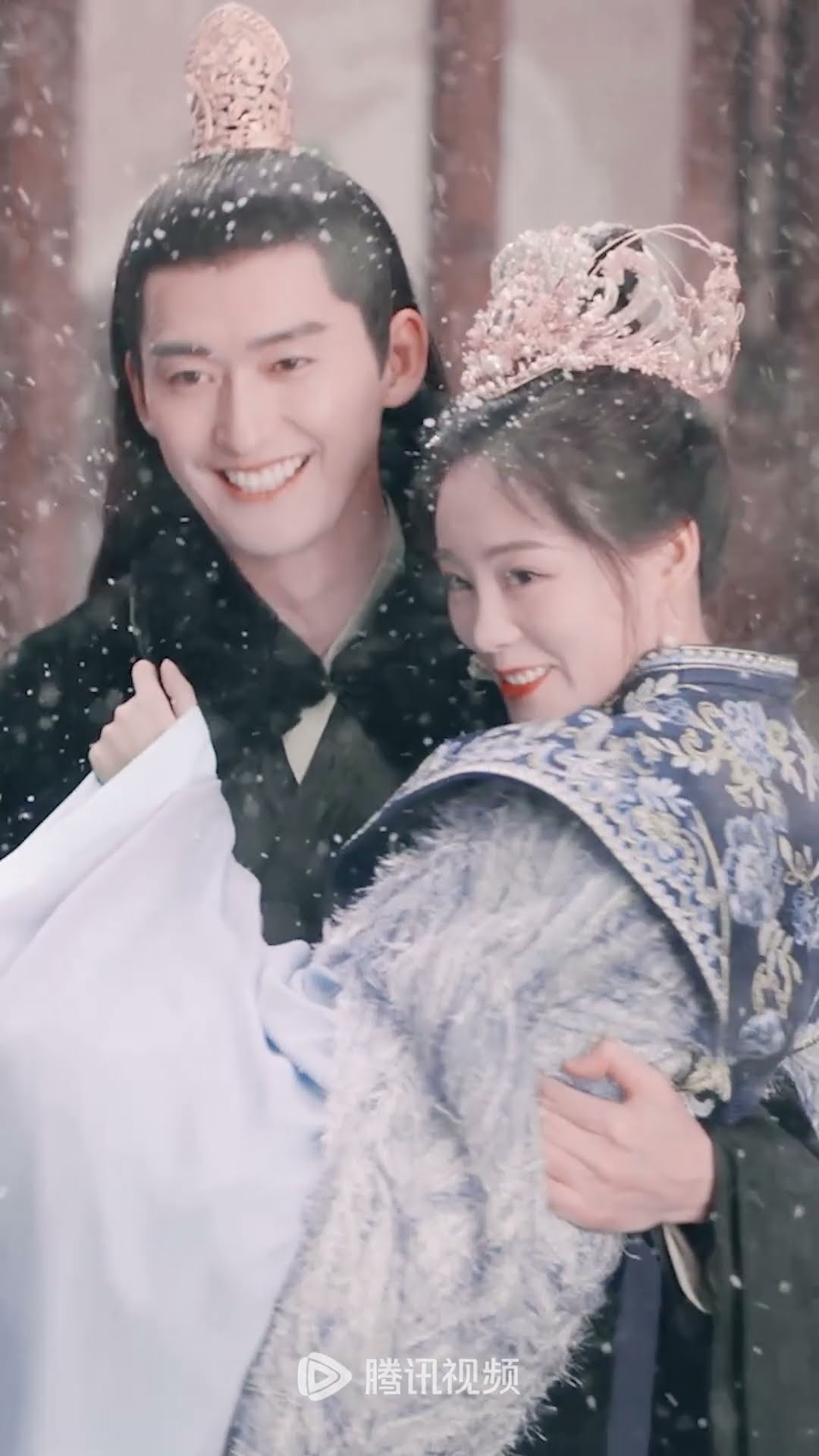 Enjoy the winter date! ?☃️#Cdrama #snow #firstsnow #merrychristmas #christmas #christmas2024 #xmas