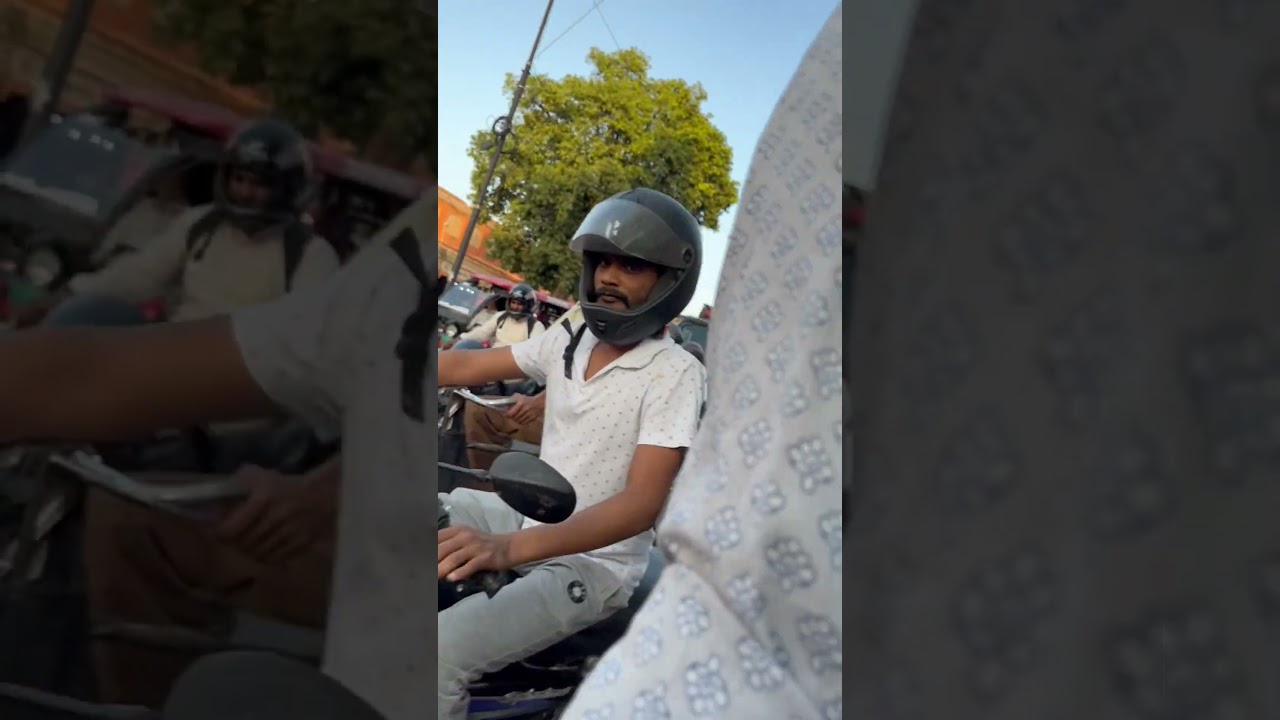 Fabulous Jaipur in India: crossing a very busy street  #topdestinations #india   #jaipur  #shorts