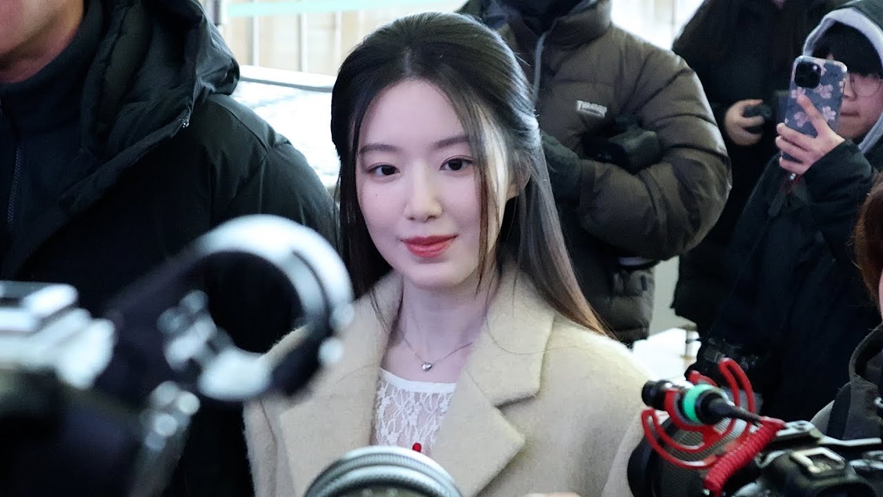 i-dle 'SHUHUA' Departure | 아이들 '슈화' 출국 직캠 (AAA 2025) • 251205