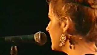Maria Mckee - Absolutely Barking Stars (Live) chords